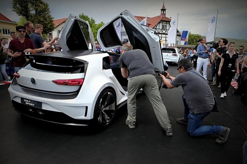 Der Volkswagen GTE Sport auf dem GTI-Treffen am Wörthersee