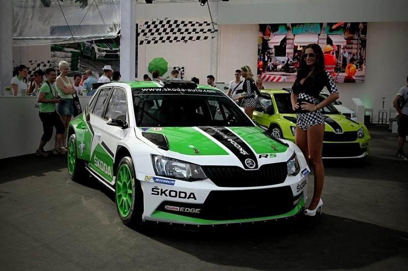 Der Skoda-Stand beim GTI-Treffen 2015 am Wörthersee mit dem Rallye-Fabia R5