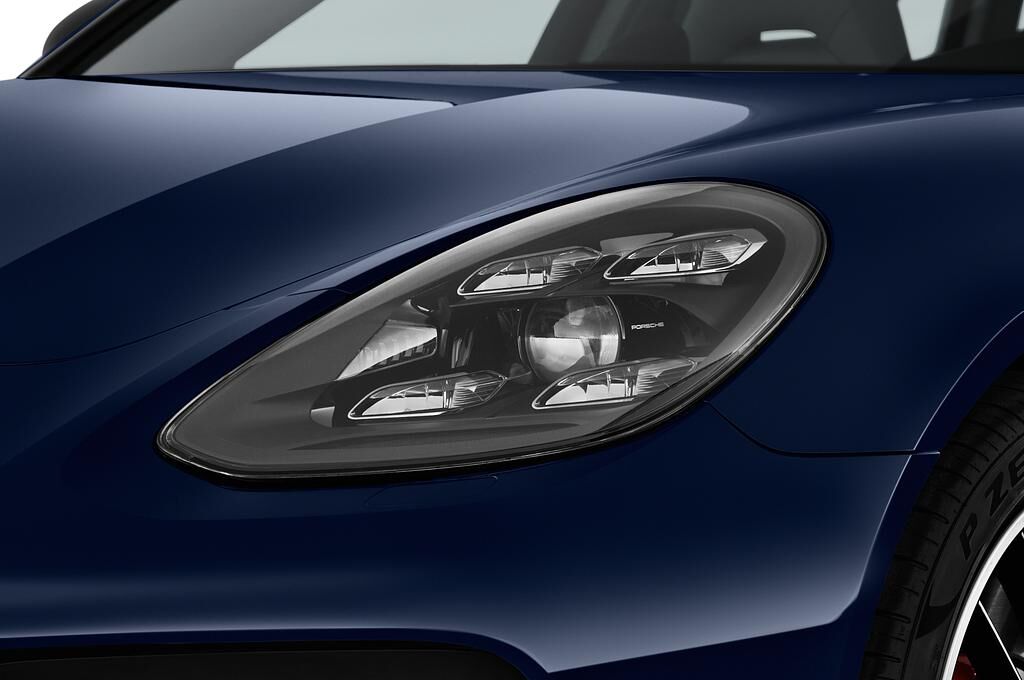Porsche Panamera Turbo (Baujahr 2018) - 5 Türen Scheinwerfer