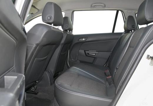OPEL Astra (2004 - 2010) Astra 1.4 Carav