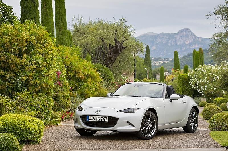 Mazda MX 5 2.0 i-Eloop - 3,91 Meter lang