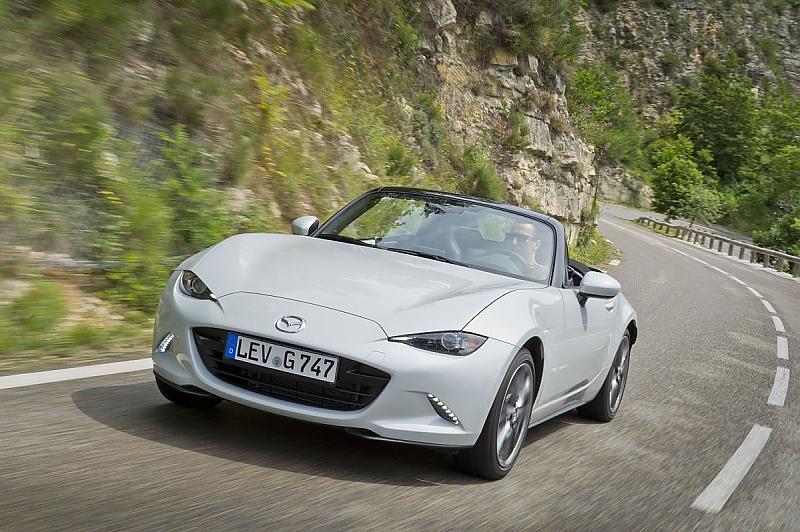 Mazda MX 5 2.0 i-Eloop - er leistet 118 kW / 160 PS und 200 Nm maximales Drehmoment