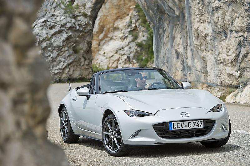 Mazda MX 5 2.0 i-Eloop - ein elektrisches Dach ist nicht verfügbar