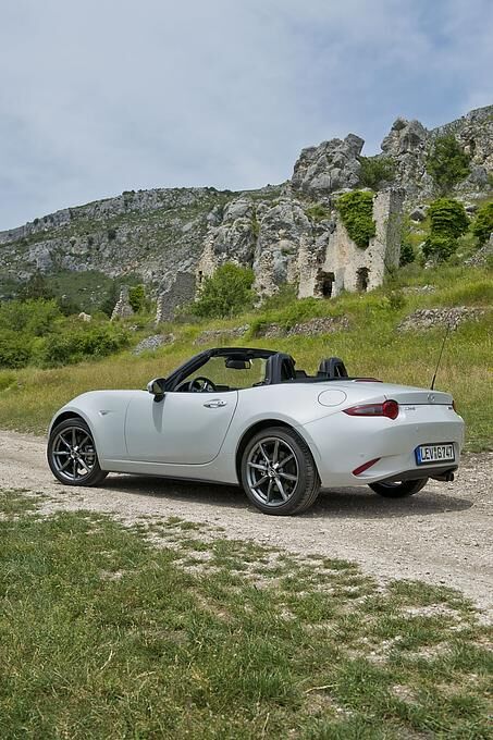 Mazda MX 5 - startet bei knapp 23.000 Euro