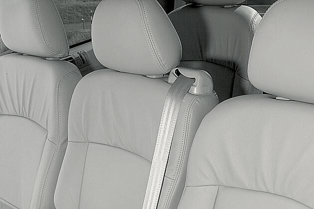 Neu für 2004: Dreipunktgurt für den mittleren Sitz in der zweiten Sitzreihe