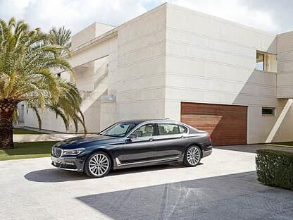 Stilsicher: Wer den Siebener kauft sollte nach dem Willen der BMW Marketingabteilung zu den Besserverdienern gehören.