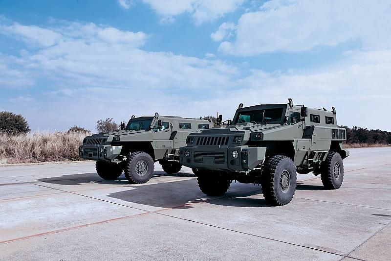 Angetrieben wird der Marauder von einem Sechszylinder-Turbodiesel, der zwischen 224 PS (165 kW) und 300 PS (221 kW) leistet.