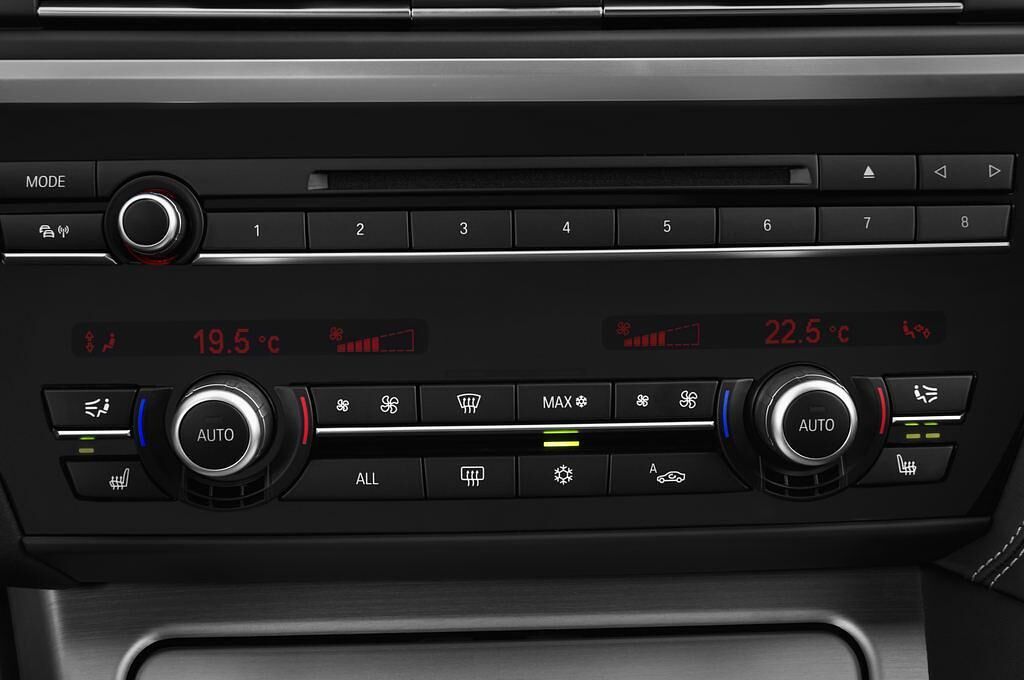 BMW 6 Series (Baujahr 2013) 640i 4 Türen Temperatur und Klimaanlage