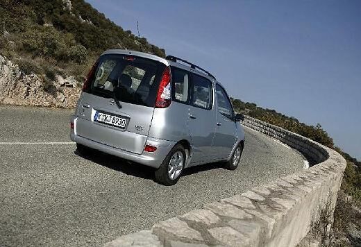 TOYOTA Yaris (1999 - 2006) Yaris Verso 1