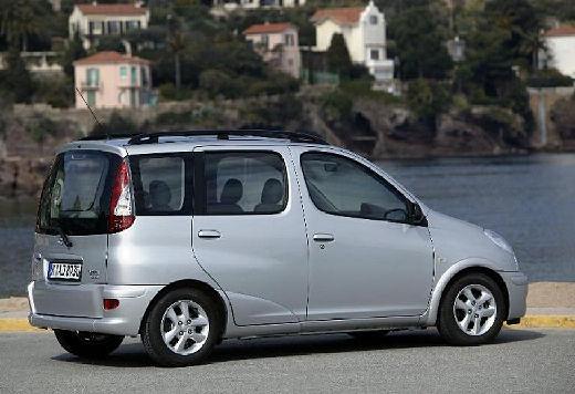TOYOTA Yaris (1999 - 2006) Yaris Verso 1