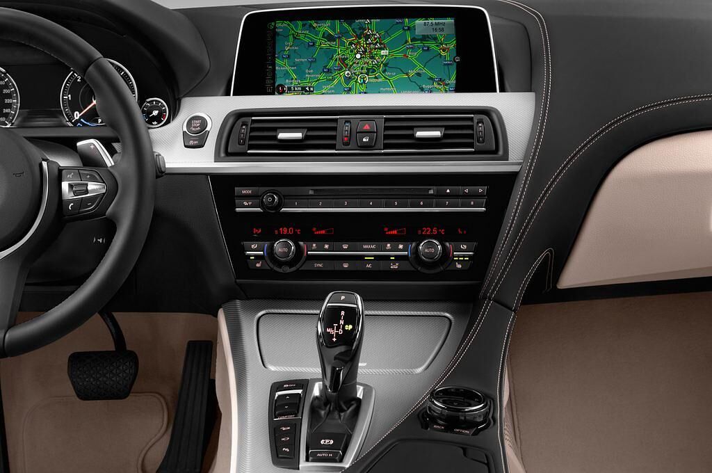 BMW 6 Series (Baujahr 2016) - 4 Türen Mittelkonsole