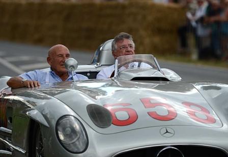 Sir Sterling Moss und Hans Herrmann im Mercedes-Benz 300 SLR.