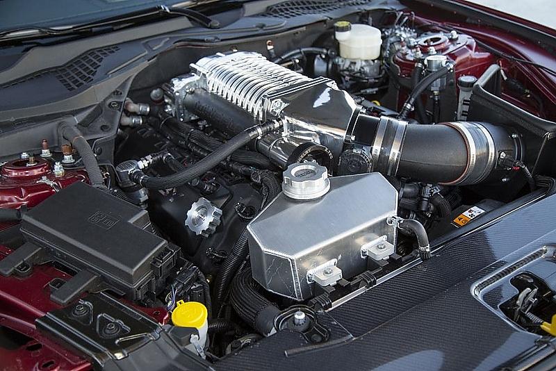Der Motor wird mit einem Kompressor zwangsbeatmet