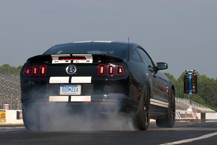 der Ford Mustang Shelby GT500 hat zwei Benzinpumpen ( der Serien-Mustang eine)