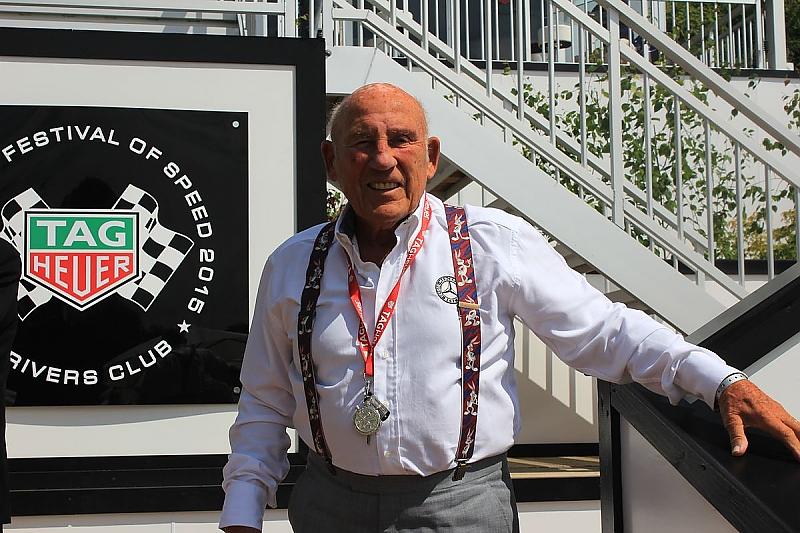 Sir Sterling Moss pilotiert dieses Jahr seinen SLR 722.