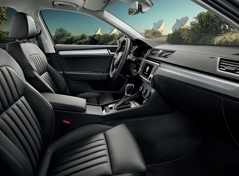Skoda Superb 2.0 TDI Combi - auch vorn sitzt es sich bequem - nur etwas zu hoch