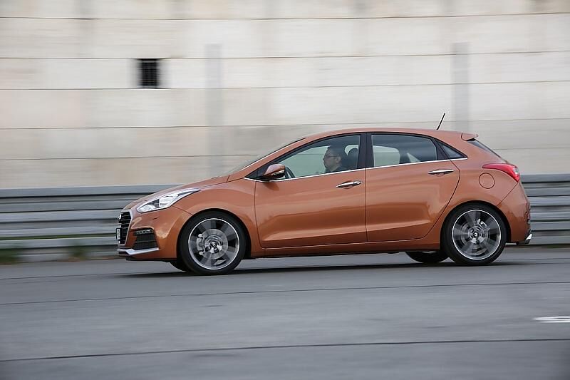 Der Hyundai i30 Turbo kostet als Fünftürer 23.850 Euro