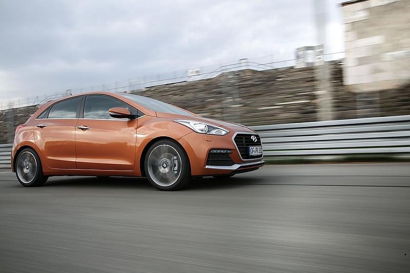 Der Hyundai i30 Turbo ist 4.30 Meter lang