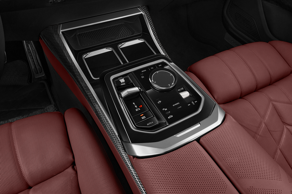 BMW 7 Series Plug-in Hybrid (Baujahr 2024) M760e xDrive 4 Türen Schalthebel