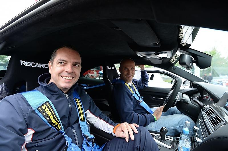Gute Laune im Cockpit mit BMW-M-Chef Franciscus van Meel