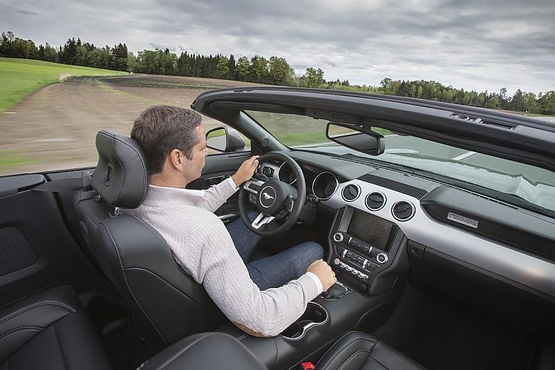 Ford Mustang 5.0 V8 Cabrio - Joaquim Oliveira am Steuer