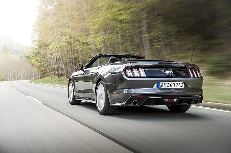 Ford Mustang 5.0 V8 Cabrio - kaum verändert zur US-Version