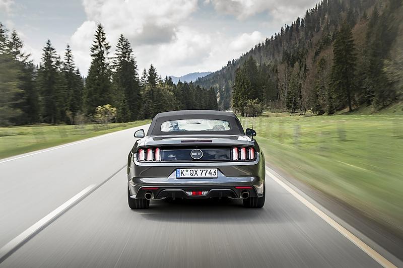 Ford Mustang 5.0 V8 Cabrio - sehenswert auch das Heck