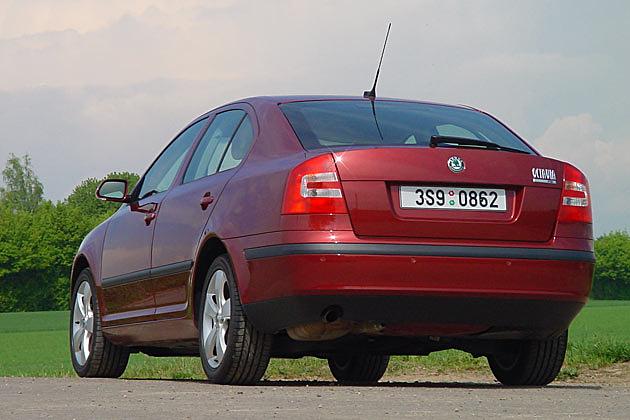 "C-Grafik" nennen die Skoda-Designer die Gestalt der weißen Einlagen in den Heckleuchten