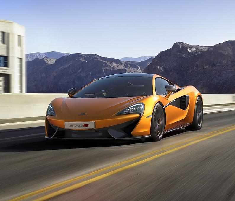 Das McLaren 570S Coupé mit dem traditionellen Orange lackiert