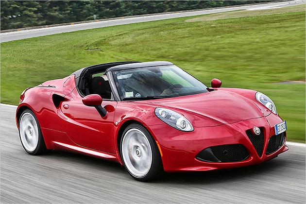 Der wunderschöne Alfa Romeo 4C fährt jetzt als Spider auch oben ohne vor. Wir haben ihn bereits dem ersten Test unterzogen