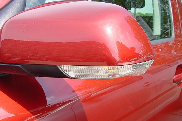 Die seitlichen Blinker sind wie beim VW Golf in den Außenspiegeln untergebracht