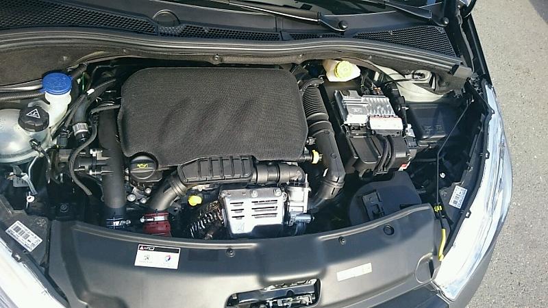 Der 1,2 Liter große Dreiyzlindermotor.