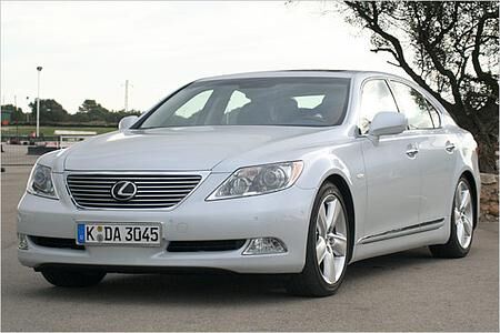 Lexus LS 460 im Test: Die Alternative zur S-Klasse wird immer sicherer