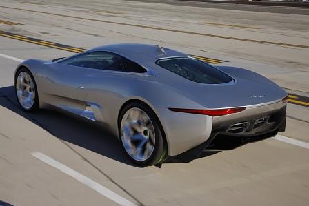 Auch das Heck des Jaguar C-X75 beeindruckt.