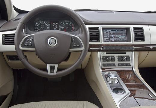 JAGUAR XF (2007 - 2015) XFR-S 5.0 V8 Kom