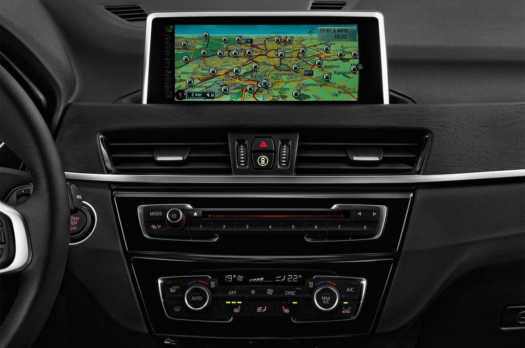BMW X1 (Baujahr 2016) xLine 5 Türen Mittelkonsole