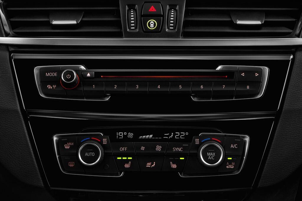BMW X1 (Baujahr 2016) xLine 5 Türen Temperatur und Klimaanlage