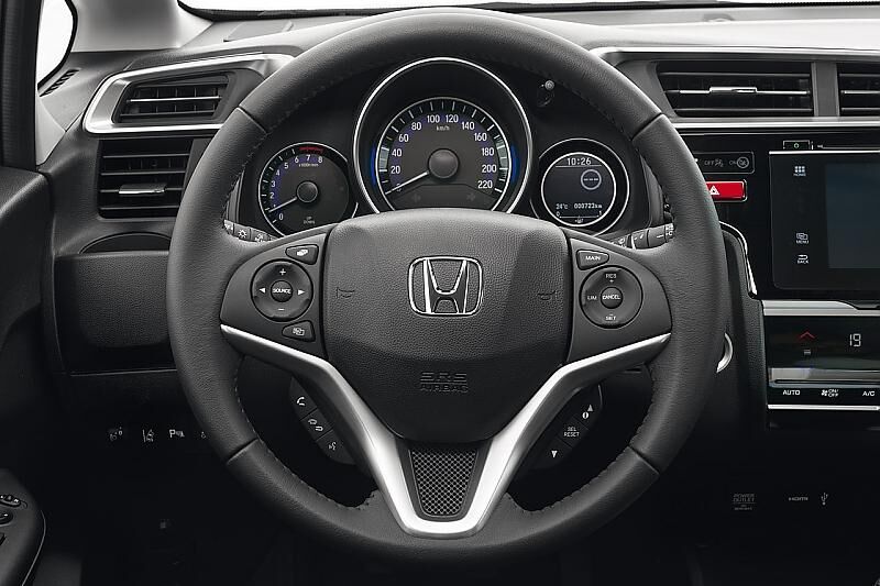 Honda Jazz 1.3i - das Cockpit könnte übersichtlicher sein