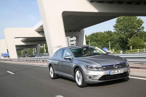 Starke Linie: Die Designer geizten beim neuen Passat nicht mit messerscharfen Linien.