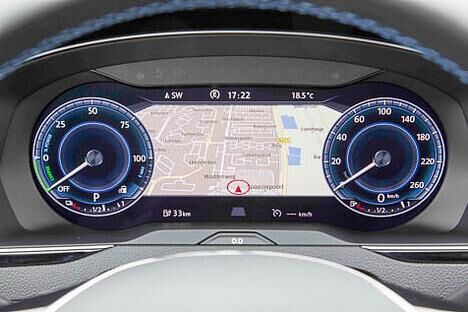 Geh wählen: Nicht nur die Antriebsart, sondern auch die Stärke der Bremsenergierückgewinnung und das Fahrverhalten kann der Passat GTE Fahrer einstellen.