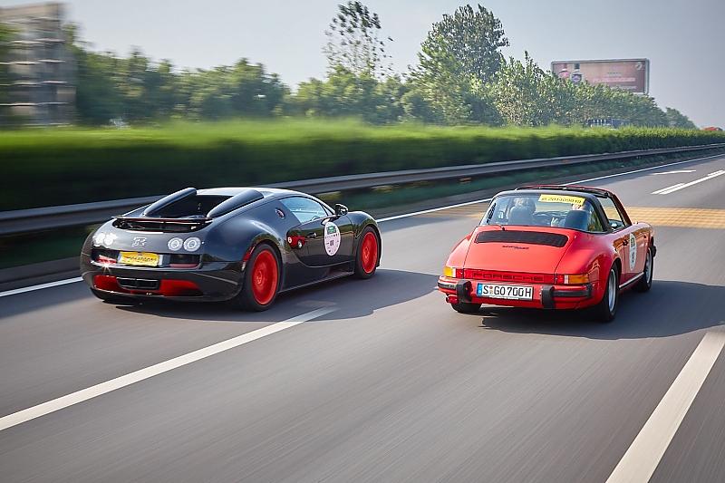 Fast 1.000 PS schwächer, aber immer noch spritzig genug - der Porsche 911 SC Targa und der Weltrekord-Bugatti Veyron 16.4 Grand Sport Vitesse.
