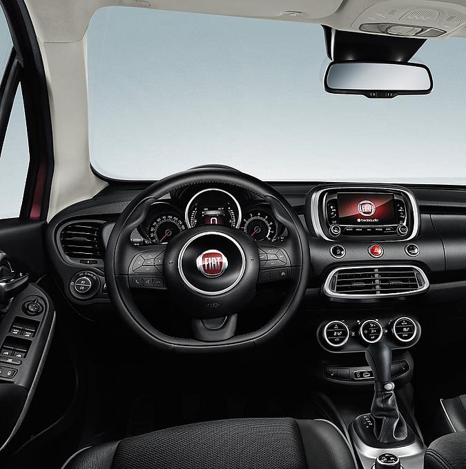 Das Cockpit des Fiat 500X ist wertig gestaltet