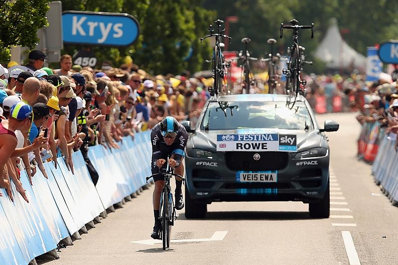 Jaguar F-Pace auf der Tour de France 2015
