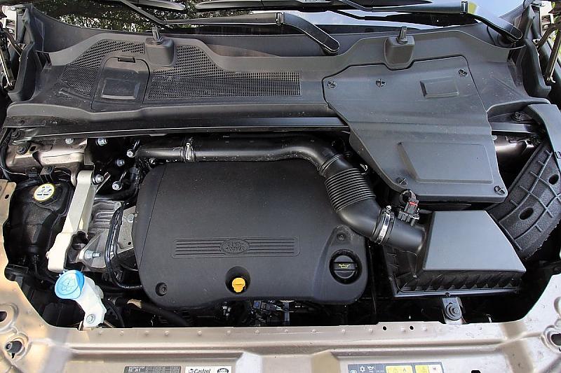 Der 2,2 Liter große Dieselmotor des Land Rover Discovery Sport.