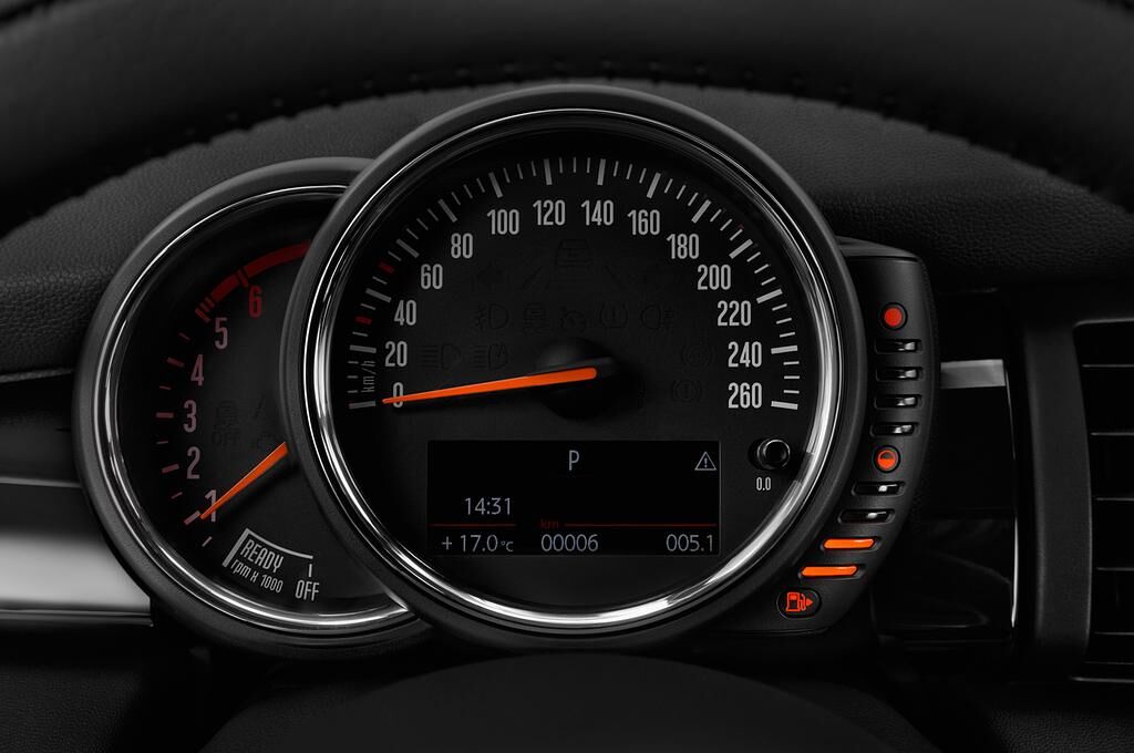 MINI MINI (Baujahr 2018) Cooper 3 Türen Tacho und Fahrerinstrumente