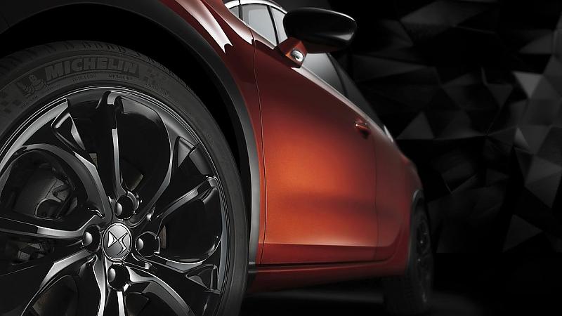 Die dunklen Felgen stehen dem DS 4 Crossback gut