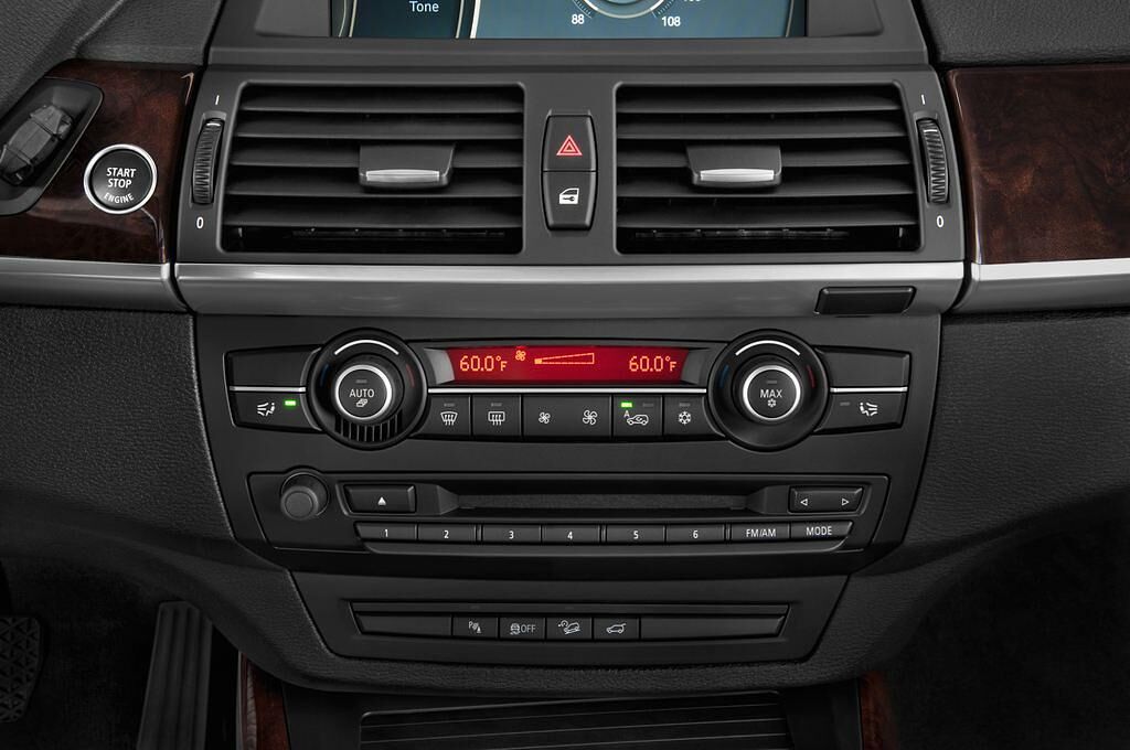 BMW X5 (Baujahr 2011) xDrive50i 5 Türen Temperatur und Klimaanlage