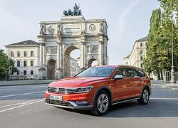 VW Passat Alltrack - Hoch das Bein