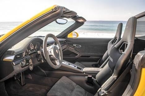 Poser oder Genießer? Im Porsche 911 4 GTS Cabrio ist beides möglich.