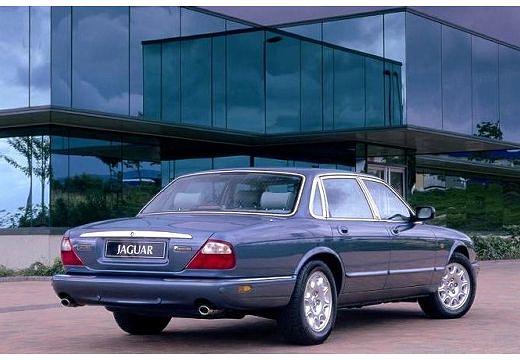 JAGUAR-XJ8--1997-1998-